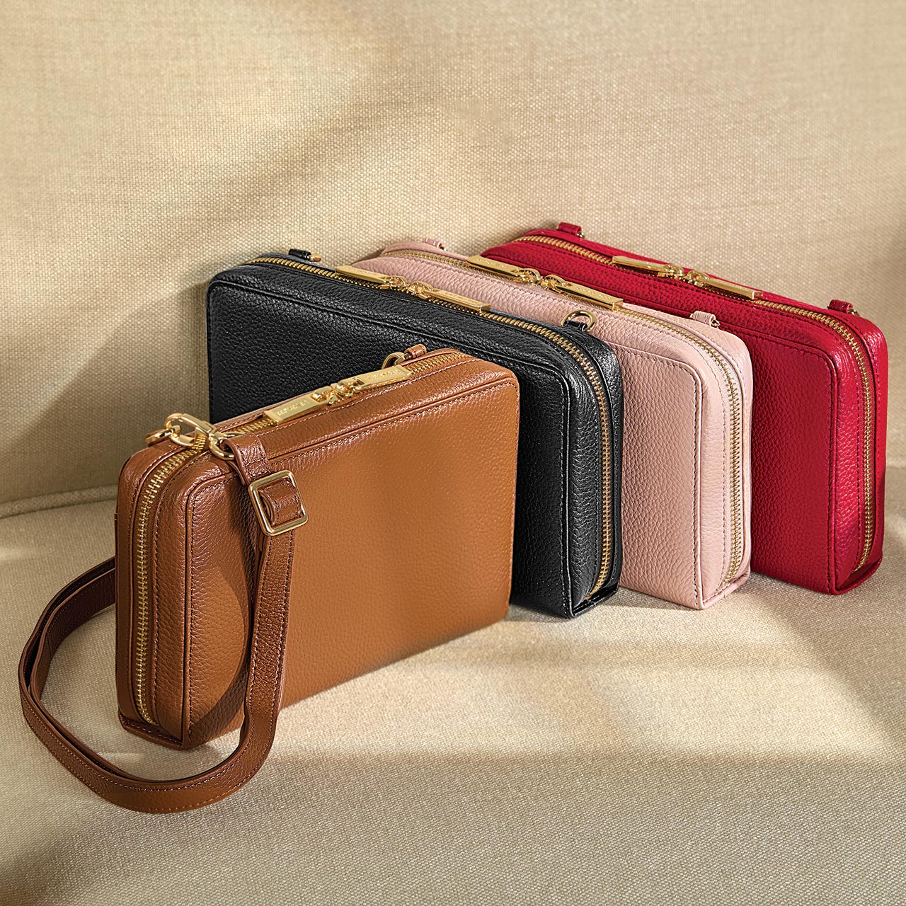 Carrie Classic Clutch